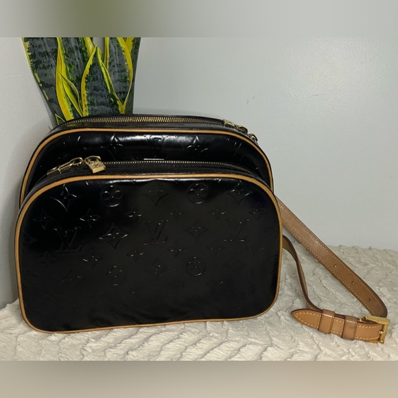 Authentic Louis Vuitton Monogram Vernis Murray Backpack - Picture 3 of 8